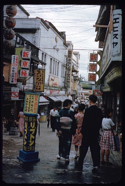 新京極三条から南を望む　1952年